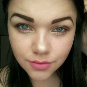 Meet your Posher, Victoria